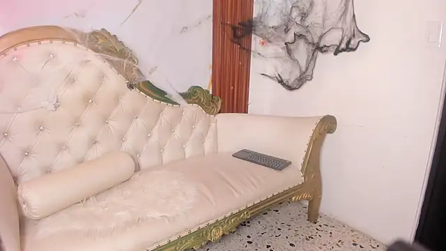 Charlot Vega  online show from October 2025 10:56:01 AM