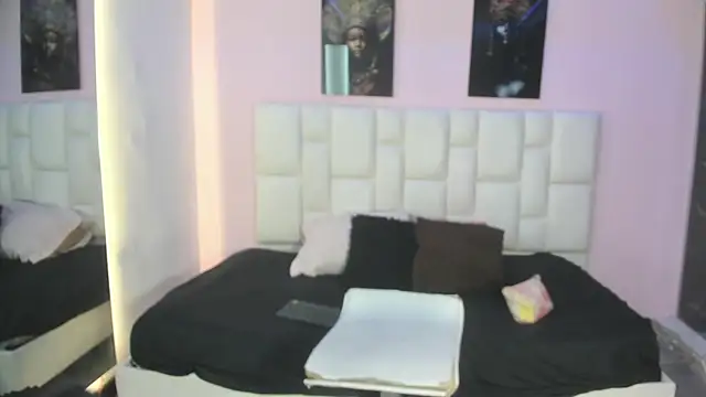 Charlot Vega  online show from November 2025 06:30:02 PM