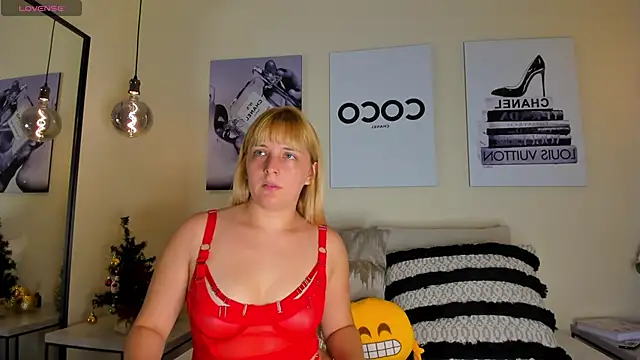 Blue Angell online show from December 2025 11:00:01 PM