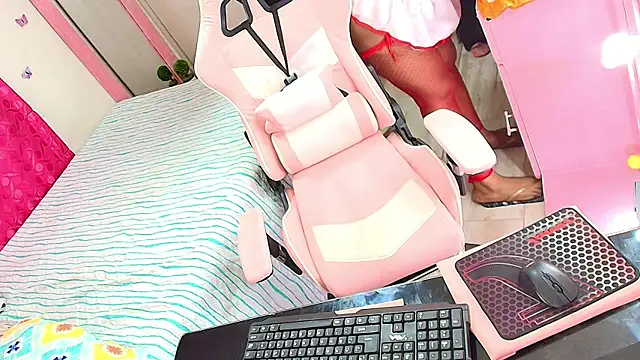 kimberly bellu online show from February 2026 01:01:01 AM