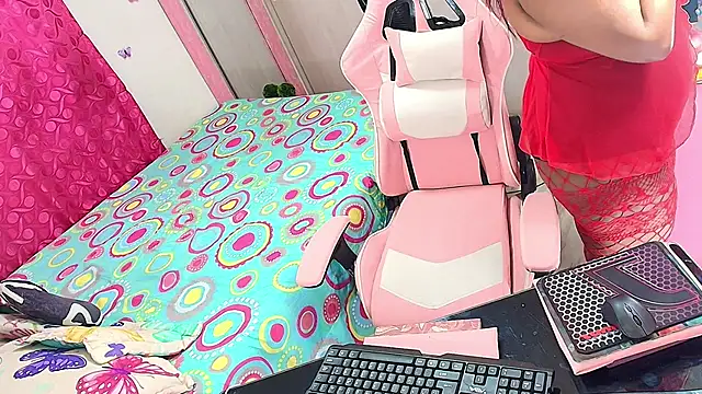 kimberly bellu online show from December 2025 08:53:01 PM