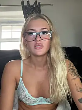 PrettyPrincess69x online show from January 2025 12:02:02 PM