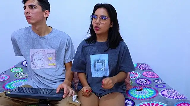 Ana and Leo online show from January 2025 06:35:01 PM
