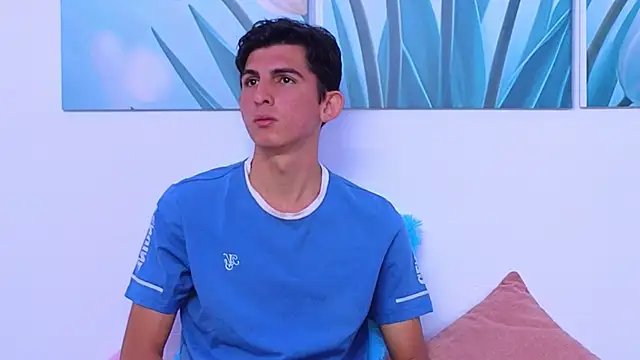 Ana and Leo online show from October 2025 03:57:02 PM