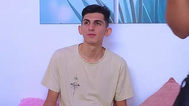 Ana and Leo online show from December 2025 02:15:02 PM