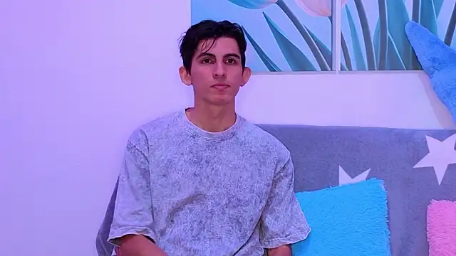 Snapshot of Ana_and_Leo chatting on February 2026 01:40:02 PM Ana and Leo online show from February 2026 01:40:02 PM