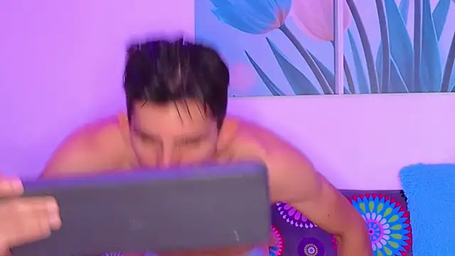 Snapshot of Ana_and_Leo chatting on December 2025 01:57:02 PM Ana and Leo online show from December 2025 01:57:02 PM