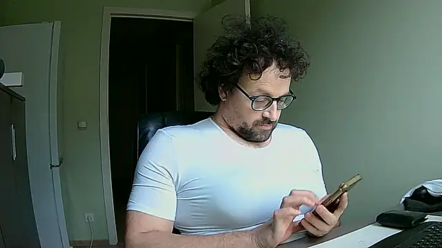 littlehairyman online show from January 2026 08:51:01 AM