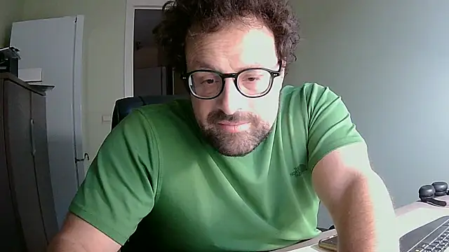 littlehairyman online show from October 2025 06:59:01 AM