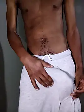 Snapshot of triplebeast chatting on November 2025 12:04:01 AM triplebeast online show from November 2025 12:04:01 AM