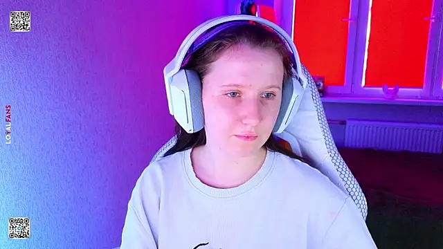 mon lola online show from April 2026 11:11:01 AM