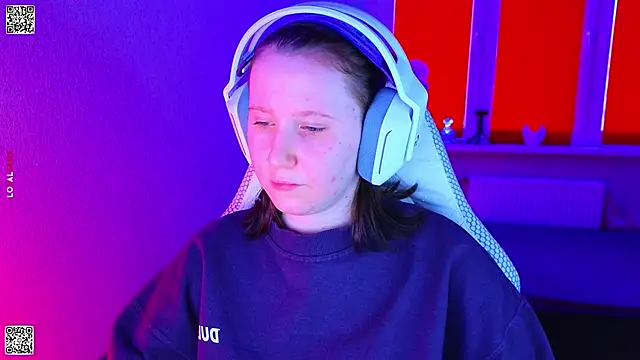 Snapshot of mon_lola chatting on January 2026 10:11:01 AM mon lola online show from January 2026 10:11:01 AM