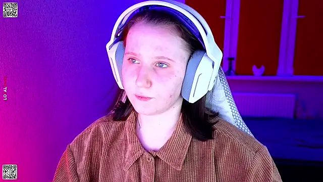 Snapshot of mon_lola chatting on January 2026 03:51:02 PM mon lola online show from January 2026 03:51:02 PM