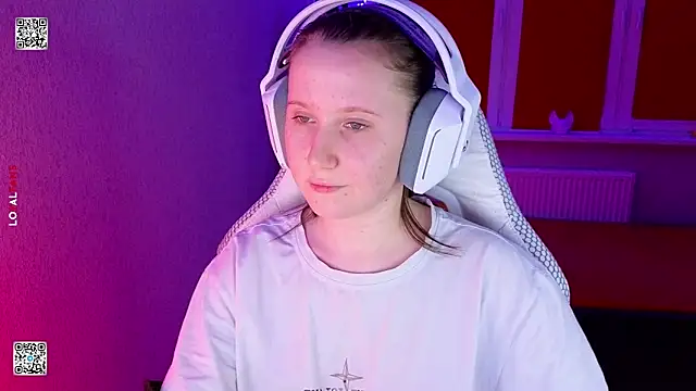 mon lola online show from March 2026 05:07:01 PM