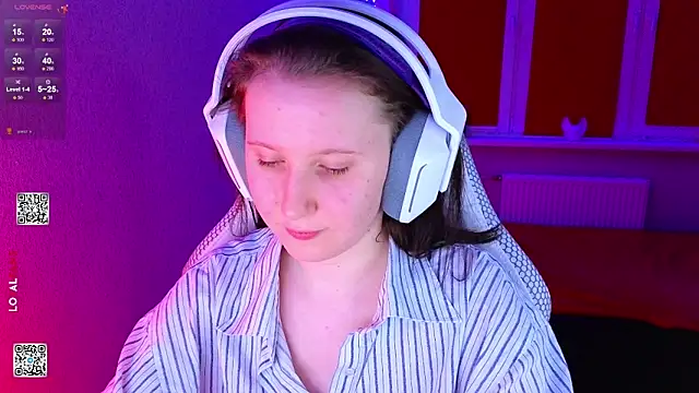 Snapshot of mon_lola chatting on February 2026 07:35:02 PM mon lola online show from February 2026 07:35:02 PM