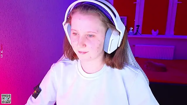 Snapshot of mon_lola chatting on November 2025 03:34:01 PM mon lola online show from November 2025 03:34:01 PM