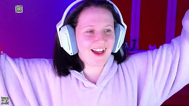 Snapshot of mon_lola chatting on December 2025 08:04:02 PM mon lola online show from December 2025 08:04:02 PM