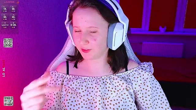 Snapshot of mon_lola chatting on February 2026 02:48:01 PM mon lola online show from February 2026 02:48:01 PM