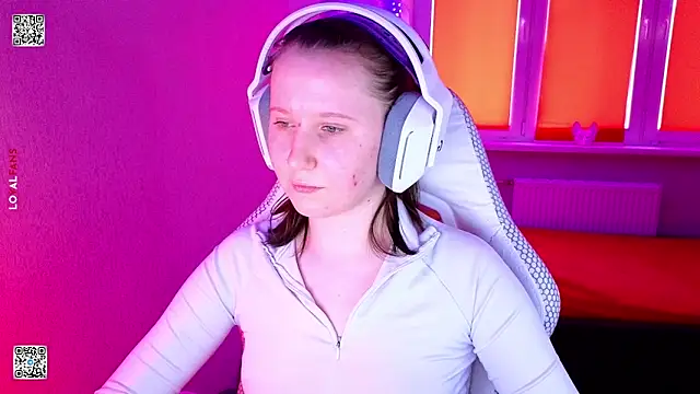 Snapshot of mon_lola chatting on February 2026 08:21:02 AM mon lola online show from February 2026 08:21:02 AM