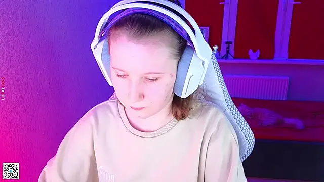 Snapshot of mon_lola chatting on November 2025 02:54:01 PM mon lola online show from November 2025 02:54:01 PM