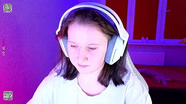 Snapshot of mon_lola chatting on January 2026 07:12:01 PM mon lola online show from January 2026 07:12:01 PM