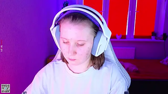 Snapshot of mon_lola chatting on November 2025 12:38:01 PM mon lola online show from November 2025 12:38:01 PM