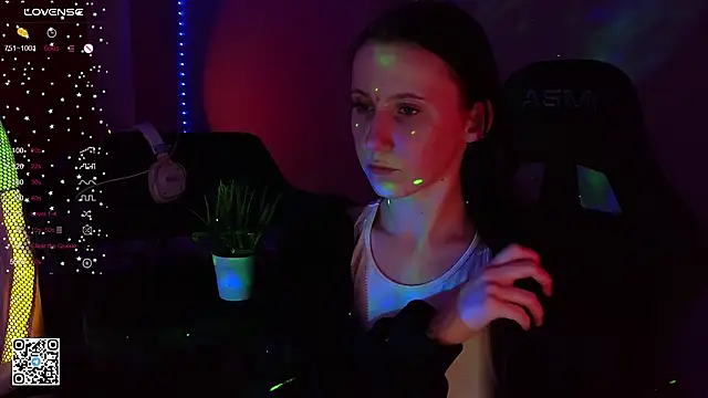 Snapshot of mon_lola chatting on February 2025 06:09:02 PM mon lola online show from February 2025 06:09:02 PM