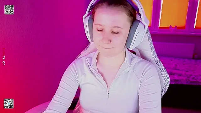 mon lola online show from April 2026 10:57:01 AM