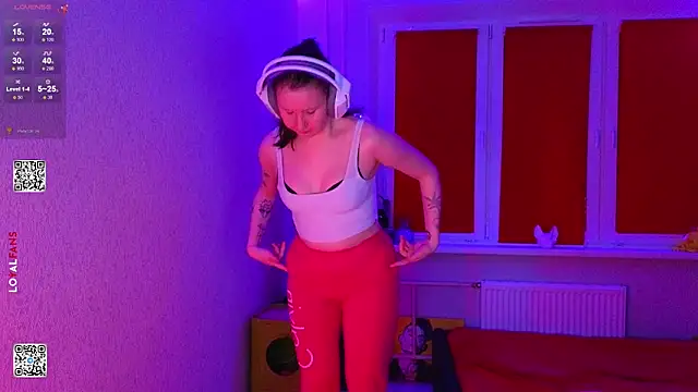 Snapshot of mon_lola chatting on February 2026 05:09:02 PM mon lola online show from February 2026 05:09:02 PM