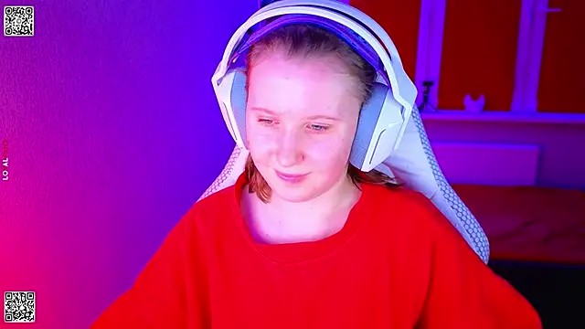 Snapshot of mon_lola chatting on December 2025 05:03:02 PM mon lola online show from December 2025 05:03:02 PM