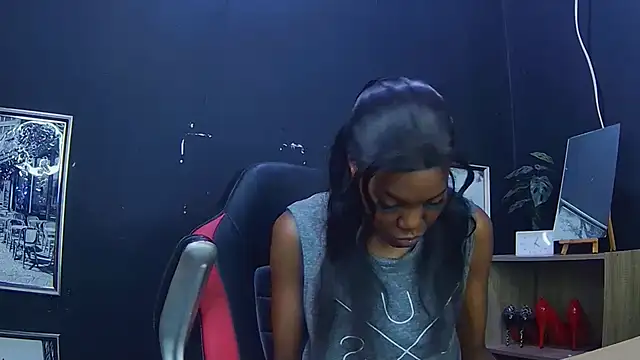 Snapshot of Ebonydivaxxx chatting on September 2025 07:37:01 AM Ebonydivaxxx online show from September 2025 07:37:01 AM