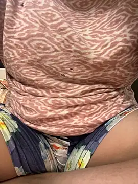 Snapshot of Red-Magic-25 chatting on September 2025 06:15:02 AM Red-Magic-25 online show from September 2025 06:15:02 AM