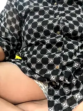 Snapshot of Red-Magic-25 chatting on October 2025 07:10:01 AM Red-Magic-25 online show from October 2025 07:10:01 AM