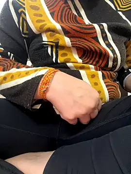 Red-Magic-25 online show from November 2025 06:56:02 AM