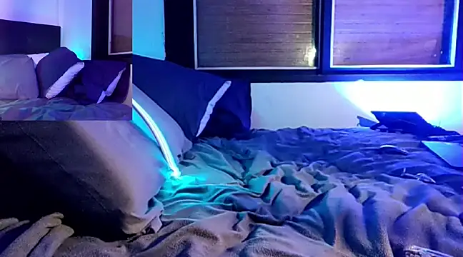 Snapshot of EmilyZoy chatting on February 2025 07:25:01 PM EmilyZoy online show from February 2025 07:25:01 PM