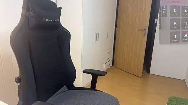 Snapshot of wannaseeyoursmile chatting on October 2025 06:12:01 AM wannaseeyoursmile online show from October 2025 06:12:01 AM