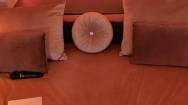 RubyLuxee online show from March 2026 04:58:02 AM