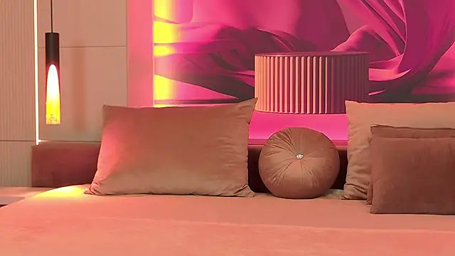 RubyLuxee online show from November 2025 06:12:02 AM