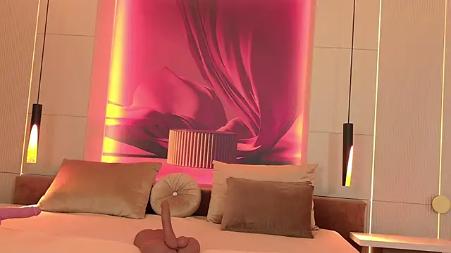 RubyLuxee online show from October 2025 05:09:02 AM