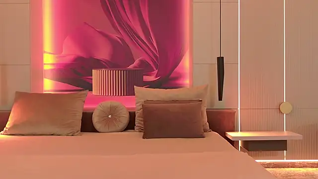 RubyLuxee online show from January 2026 06:09:01 AM