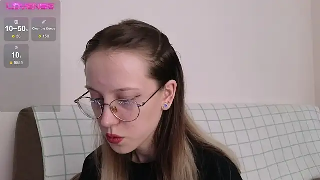 Snapshot of MaryBliss chatting on December 2025 12:27:02 AM MaryBliss online show from December 2025 12:27:02 AM