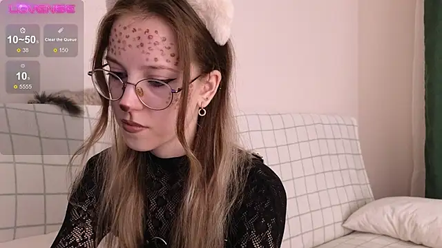 Snapshot of MaryBliss chatting on November 2025 08:57:01 PM MaryBliss online show from November 2025 08:57:01 PM