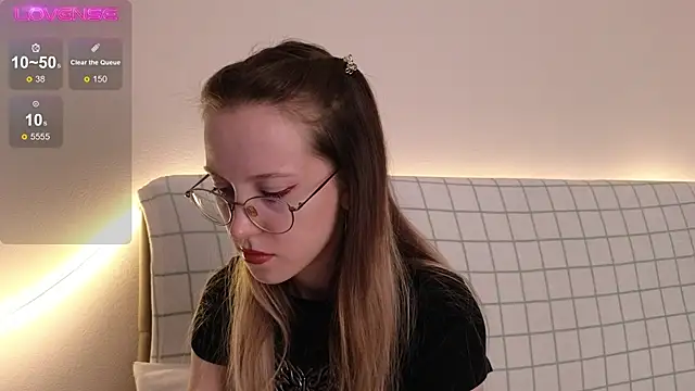 Snapshot of MaryBliss chatting on October 2025 09:46:02 PM MaryBliss online show from October 2025 09:46:02 PM