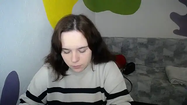 mini girly online show from December 2025 01:21:02 PM