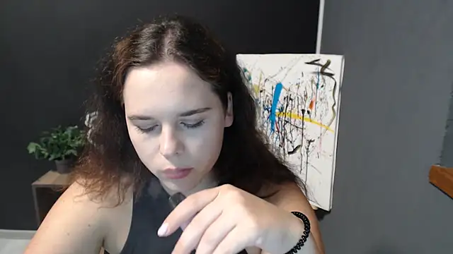 mini girly online show from September 2025 12:33:02 PM