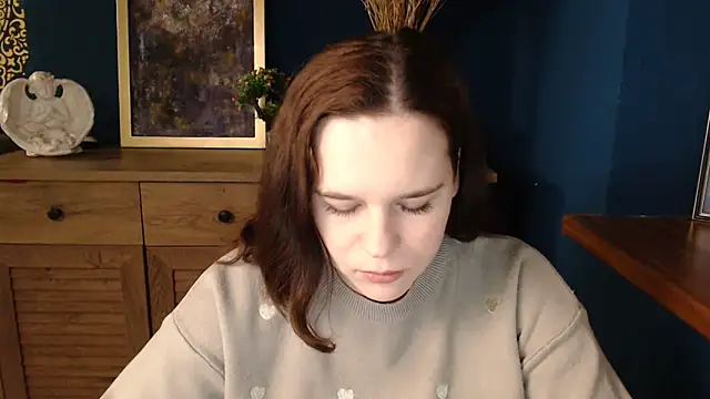 mini girly online show from December 2025 02:10:02 PM