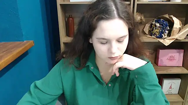 mini girly online show from October 2025 01:01:01 PM