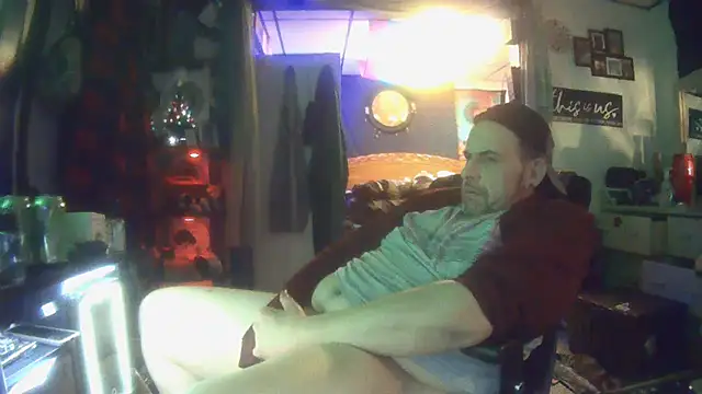 Snapshot of MacGayver1977 chatting on March 2025 04:43:01 AM MacGayver1977 online show from March 2025 04:43:01 AM