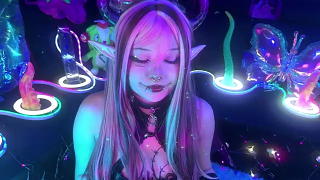 LaytonBox online show from April 2026 03:02:01 PM