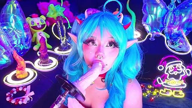 Snapshot of LaytonBox chatting on December 2025 02:10:02 PM LaytonBox online show from December 2025 02:10:02 PM